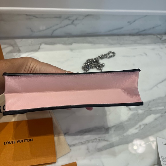 Louis Vuitton Epi Leather trunk - Picture 2 of 6